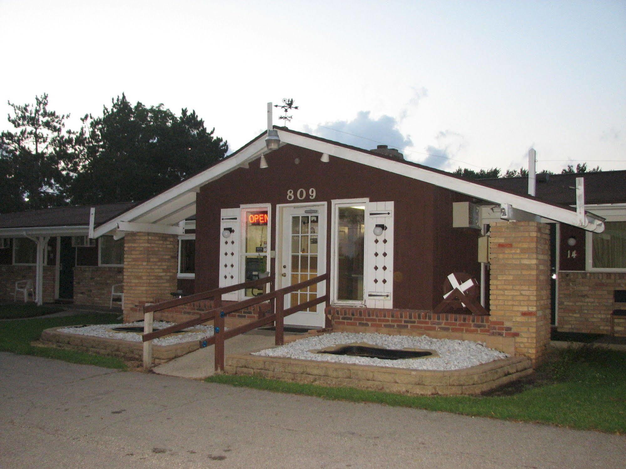 Spinning Wheel Motel Baraboo Kültér fotó